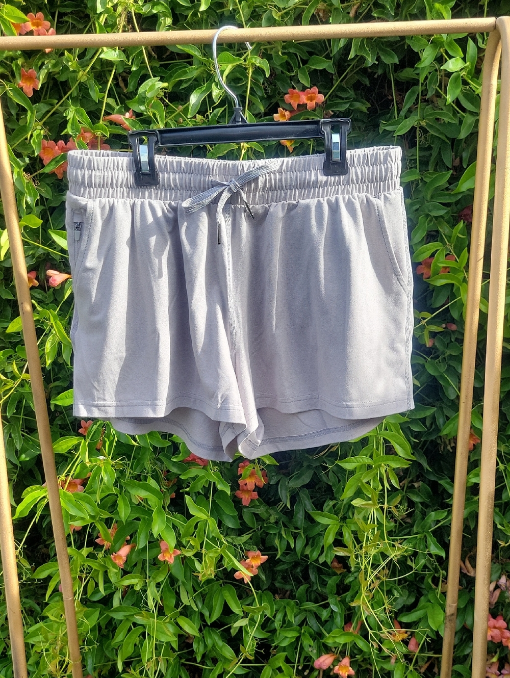 Yogalicious Cationic Jersey Off Duty Light Gray Shorts Sz M
